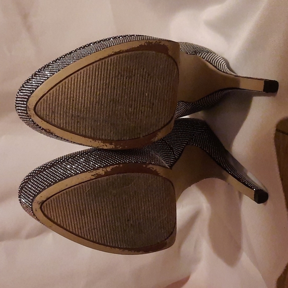Enzo Angiolini silver sparkle pumps size 9 - Picture 3 of 3
